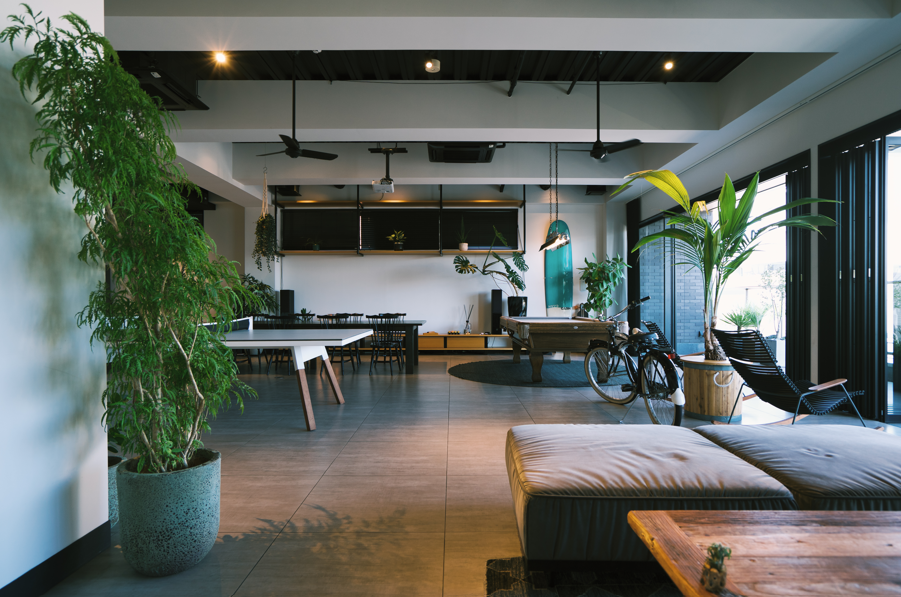 H HOTEL SUMMER SEASON